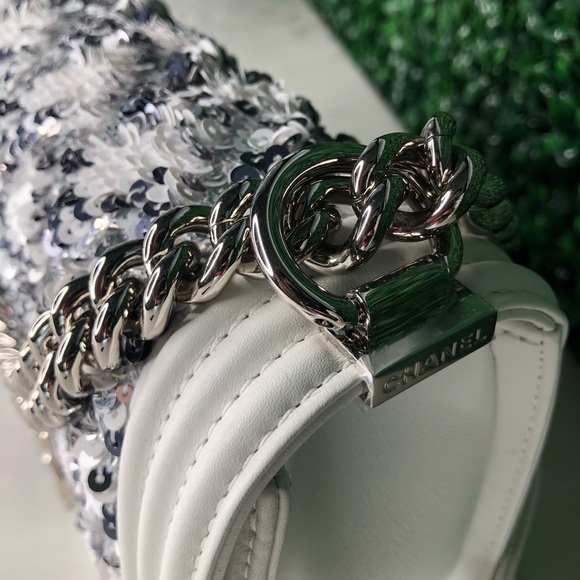 ❌SOLD❌CHANEL White Sequin BoyBag Limited Edition - Picture 7 of 17